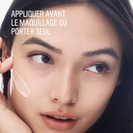 Hydratant et base de maquillage Base pour le visage enrichie en vitamines
